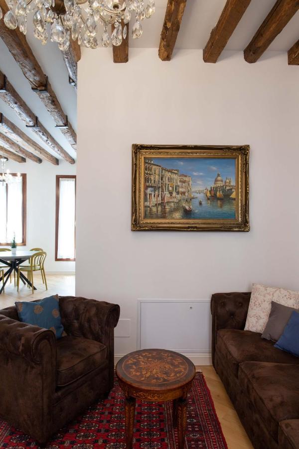 Cà del Glicine - charming apartment on the canal Veneza Exterior foto